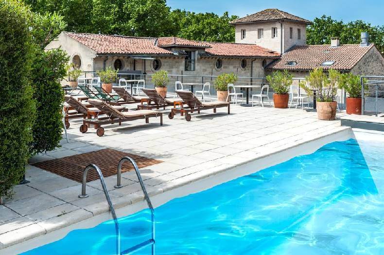 15% off Summer early booking!